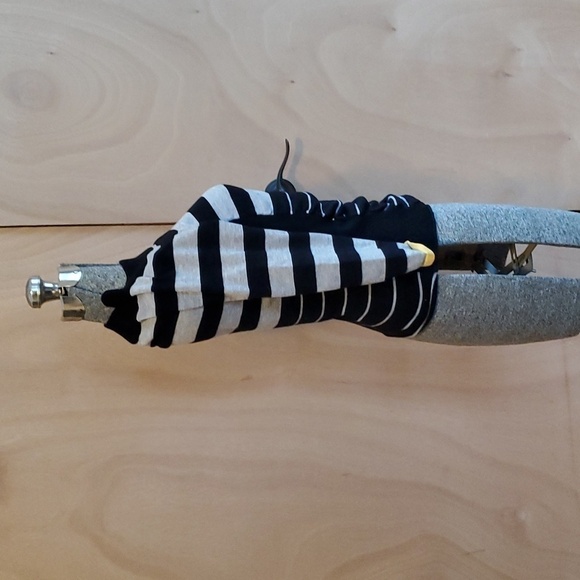 Sweater - Picture 2 of 4